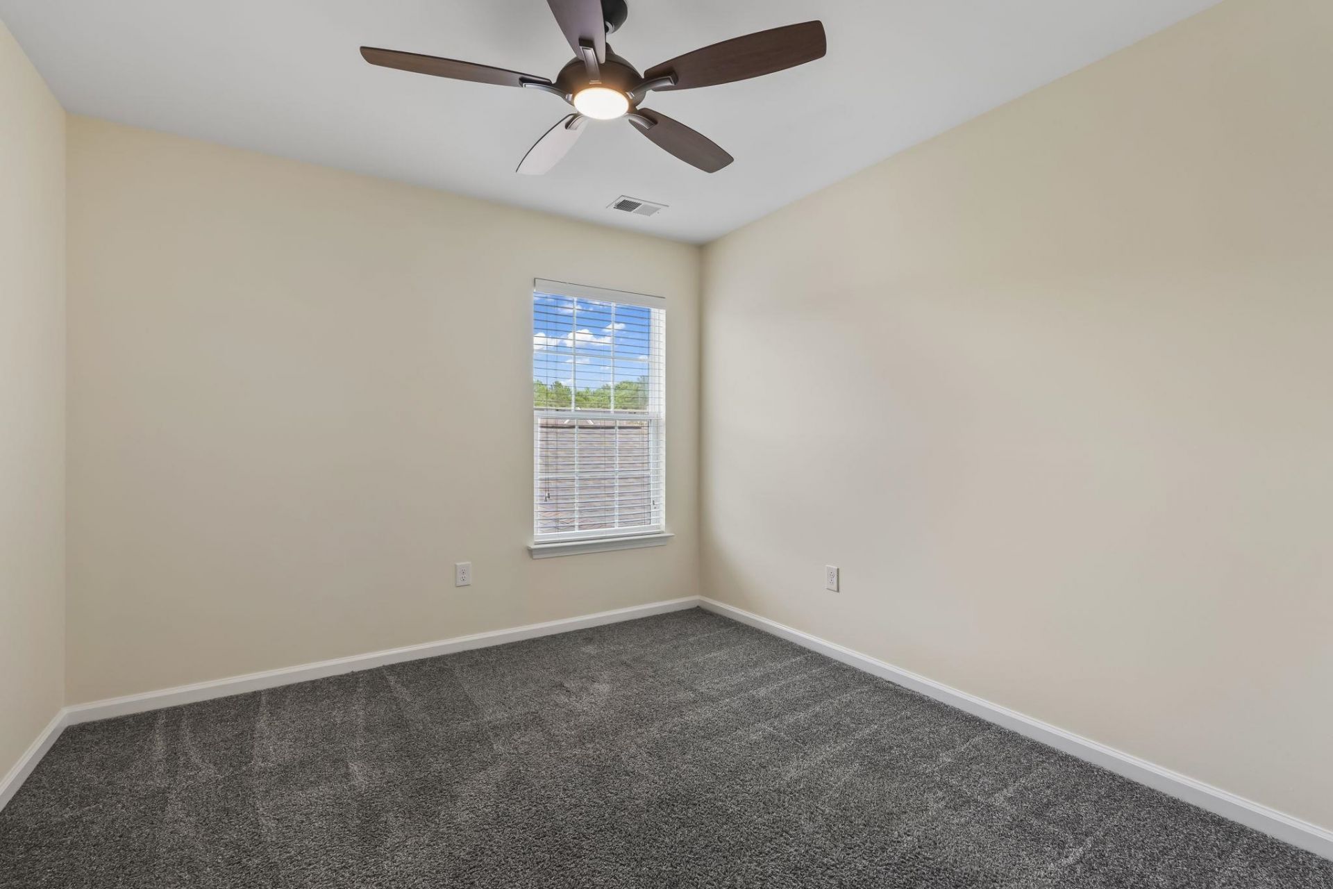 656 Pistoia Ln. Photo 22