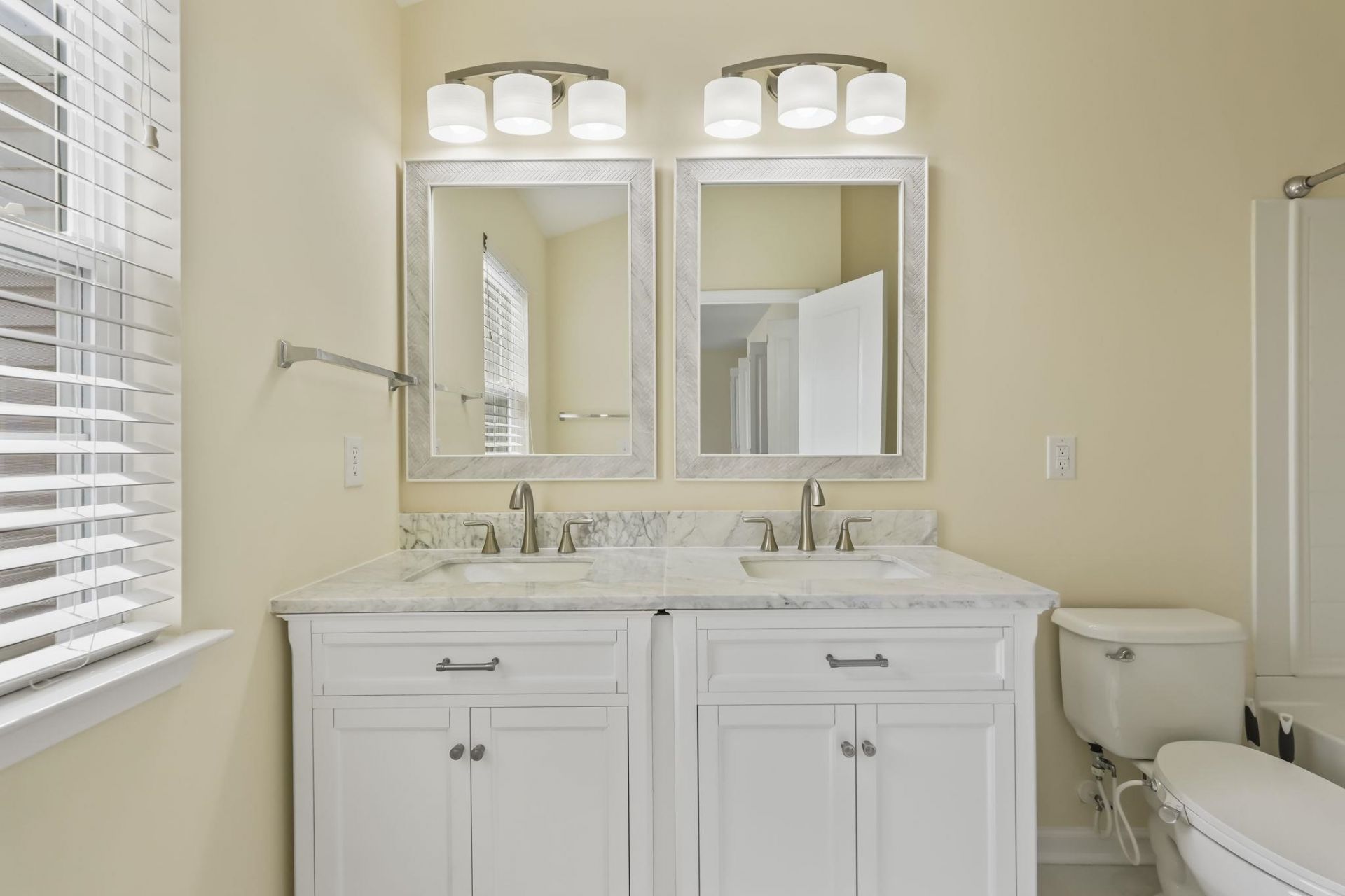 656 Pistoia Ln. Photo 32