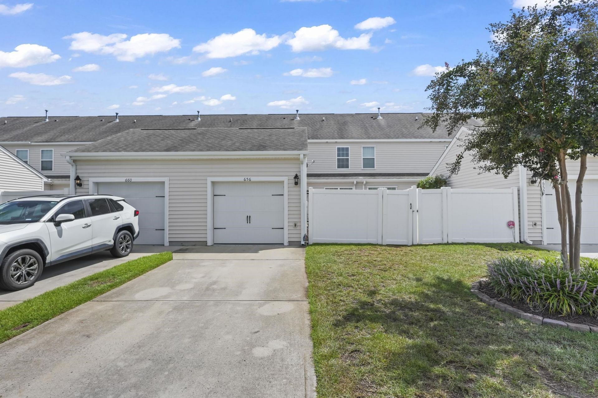 656 Pistoia Ln. Photo 40