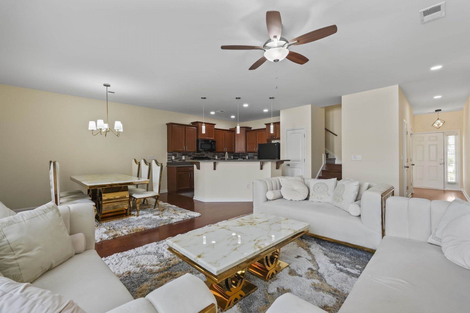 656 Pistoia Ln. Photo 8