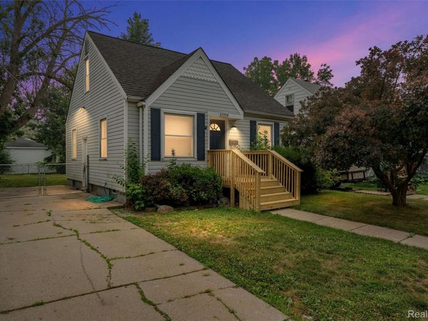 22506 Tuscany Avenue , Eastpointe, Mi 48021