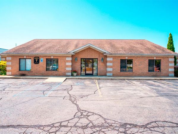 903 E Clinton Street , Howell, Mi 48843