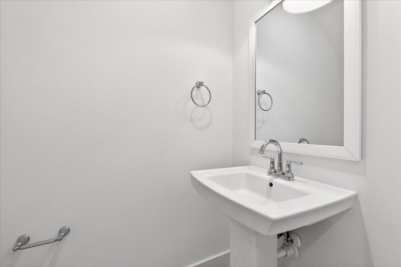 201 Clearpath Drive Photo 17