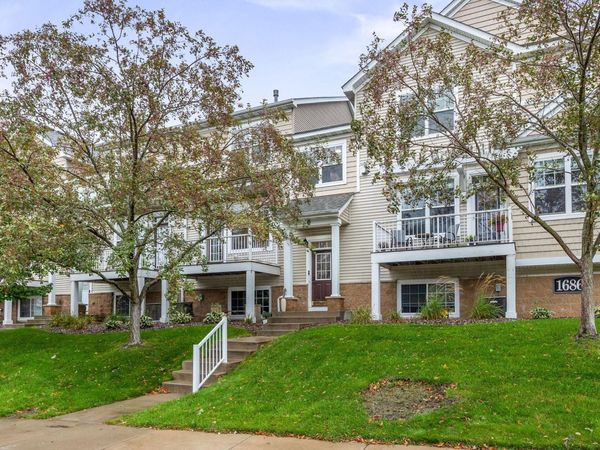 1686 Village Trail E, Unit 2, Maplewood, MN 55109