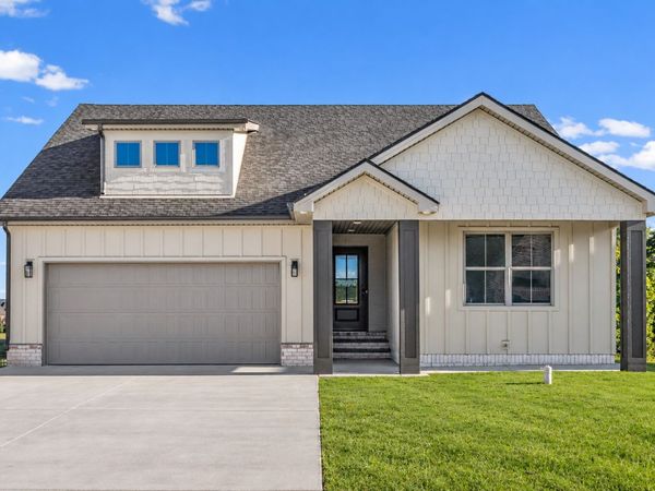 907 Bankside Dr, Clarksville, TN 37043