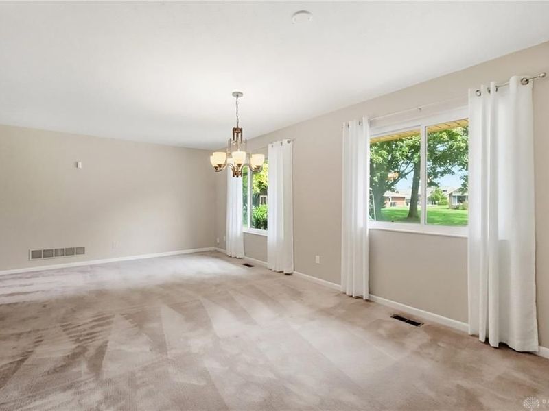 7611 Pelway Drive, Centerville, OH 45459 Photo 11