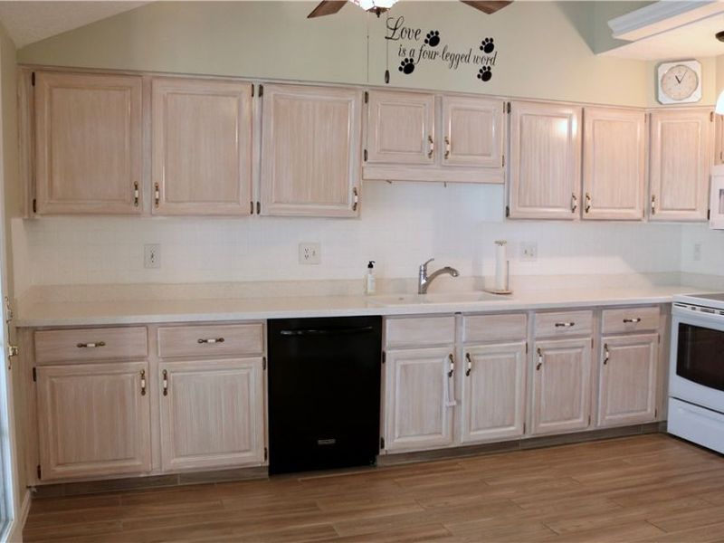 20656 Lunn Road, Strongsville, OH 44149 Photo 11