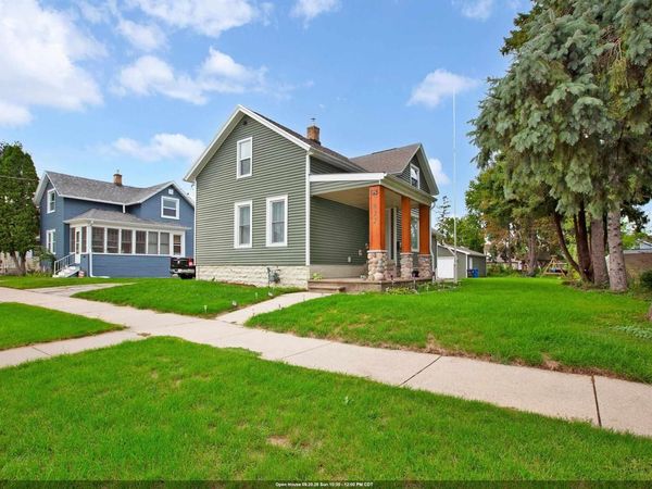 822 W 11TH AVENUE, Oshkosh, WI 54902