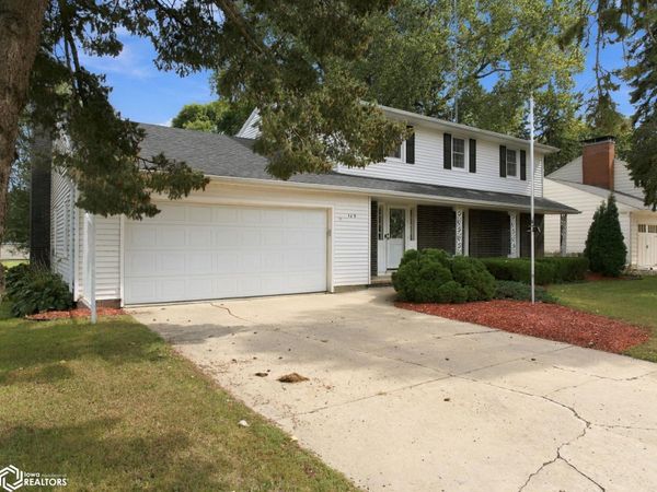 109 Lakeview Drive, Mason City, IA 50401