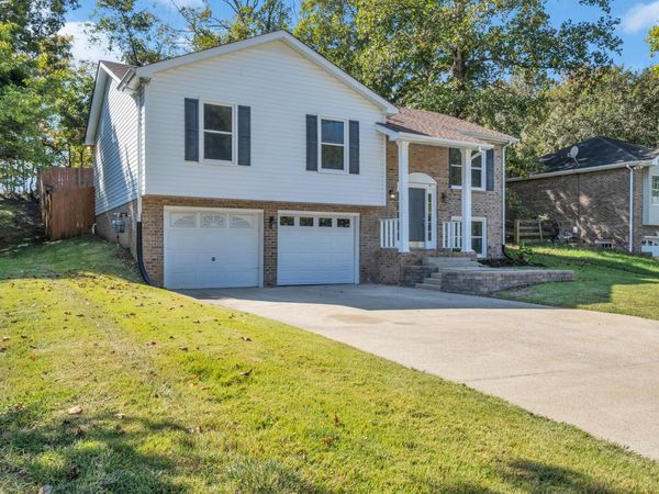 2270 Ermine Dr, Clarksville, TN 37043