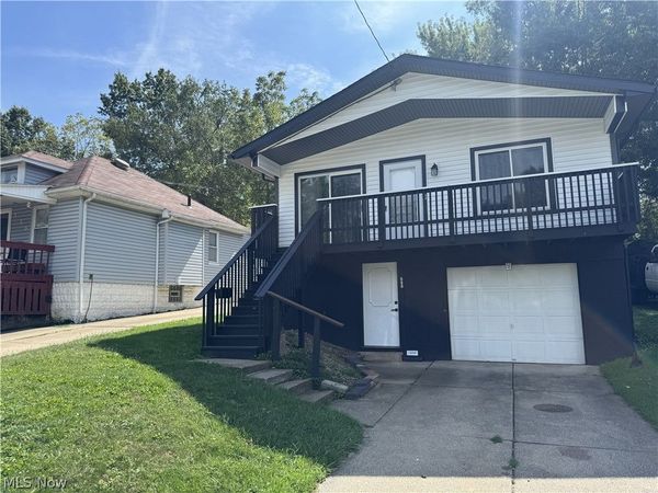 522 Grandview Avenue , Barberton, OH 44203