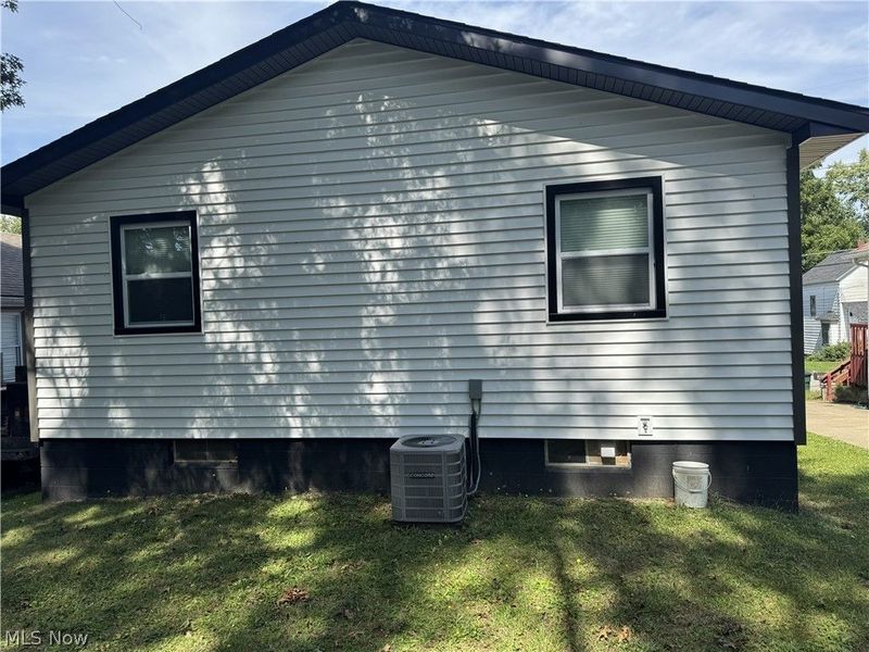 522 Grandview Avenue, Barberton, OH 44203 Photo 3
