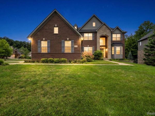 41761 Steinbeck Glen , Novi, Mi 48377