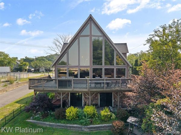 1907 Riverside Drive , Port Huron, Mi 48060