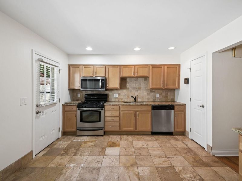 328 Fenway Road , Unit D, Columbus, OH 43214 Photo 19