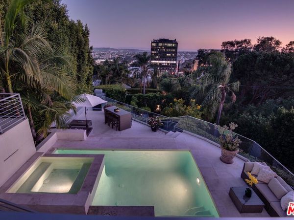 8954 ST IVES Drive , Los Angeles, CA 90069