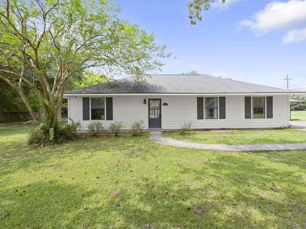 13523 Parent Rd, Gonzales, LA 70737