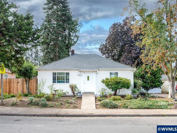 3040 D St NE, Salem, OR 97301