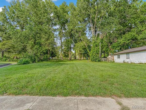 49 Scarlet Drive , Belleville, IL 62220