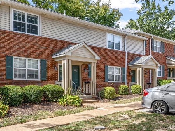 1625 High School Drive , St Louis, MO 63144