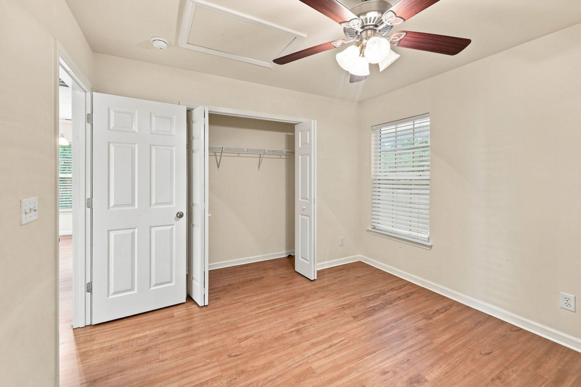 8886 Gable Street Photo 14