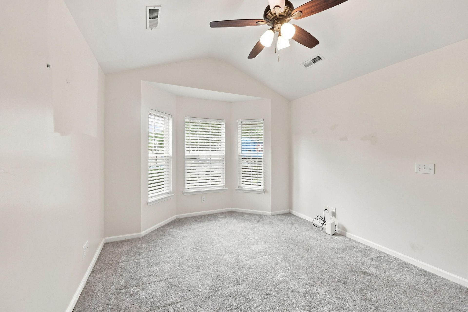 8886 Gable Street Photo 18
