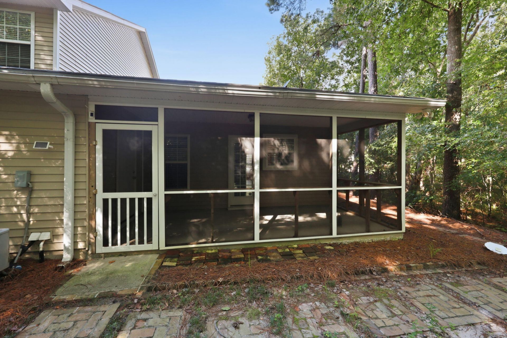 8886 Gable Street Photo 23