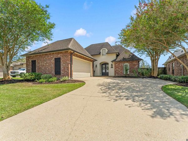 10730 Hill Pointe Ave, Baton Rouge, LA 70810