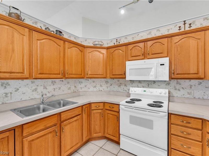 6859 Hidden Lake Trail, Brecksville, OH 44141 Photo 10