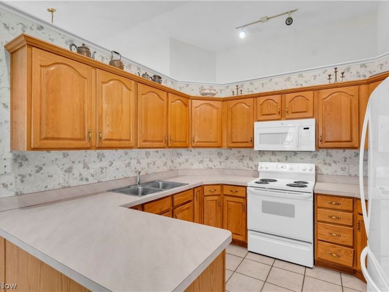 6859 Hidden Lake Trail, Brecksville, OH 44141 Photo 9