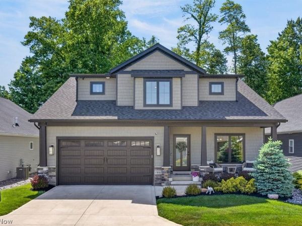 7882 Fox Hunter Lane , Painesville, OH 44077
