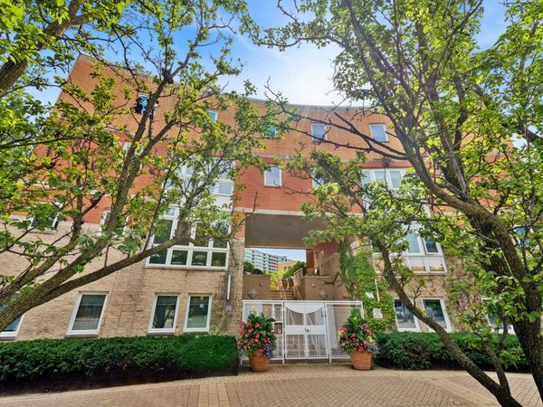 1889 Maple Avenue , Unit E2, Evanston, IL 60201