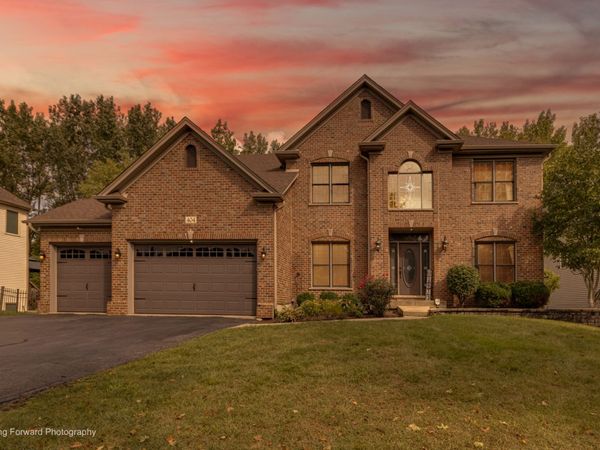 404 Heatherwood Drive, Oswego, IL 60543