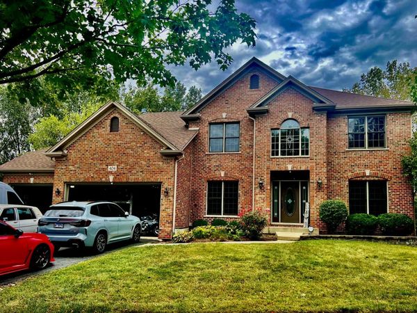 404 Heatherwood Drive , Oswego, IL 60543