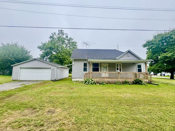 410 SW 2nd Street , Aledo, IL 61231