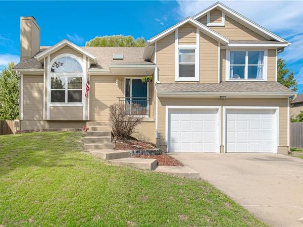18412 W 163RD Street, Olathe, KS 66062