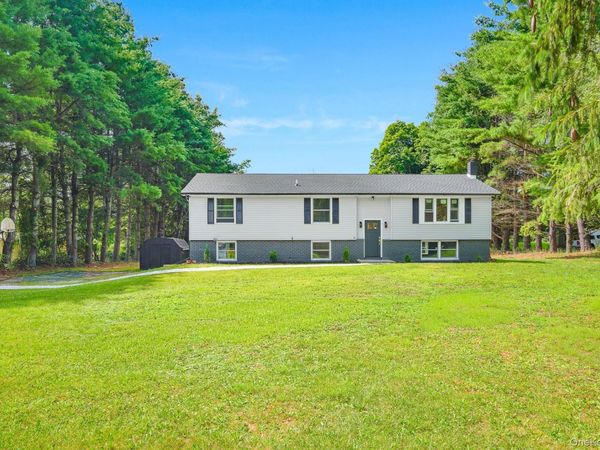 36 Bronson Road , Poughquag, NY 12570