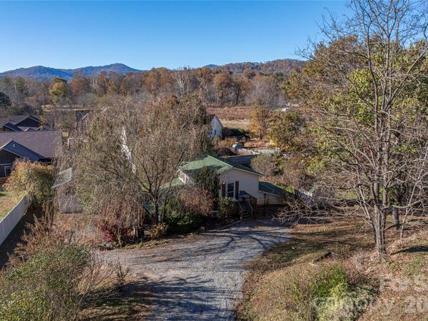 223 Davidson Road , Swannanoa, NC 28778