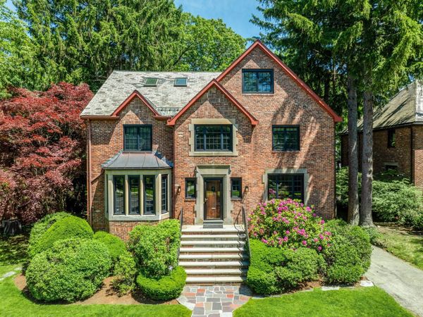 79 Woodchester Dr, Newton, MA 02467