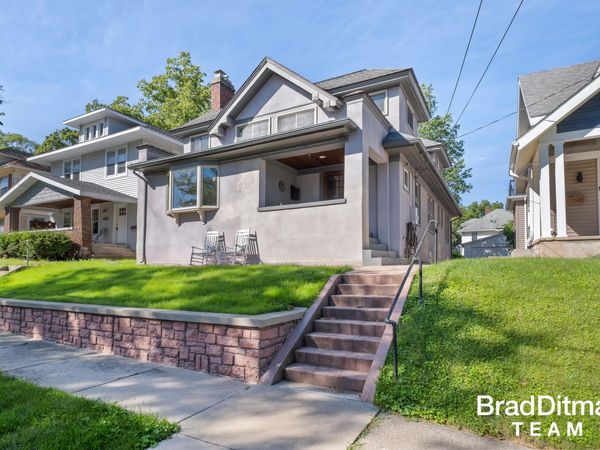 423 Rosewood Avenue SE, East Grand Rapids, MI 49506