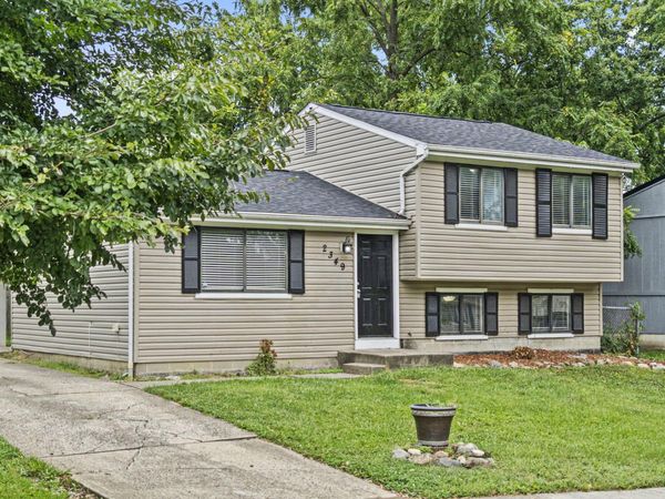 2349 Warfield Drive , Grove City, OH 43123