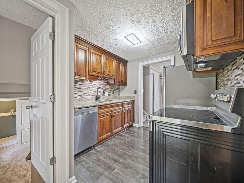 2349 Warfield Drive , Grove City, OH 43123 Photo 10
