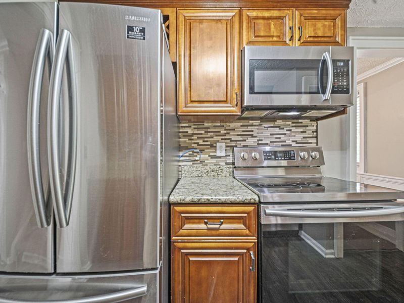 2349 Warfield Drive , Grove City, OH 43123 Photo 12