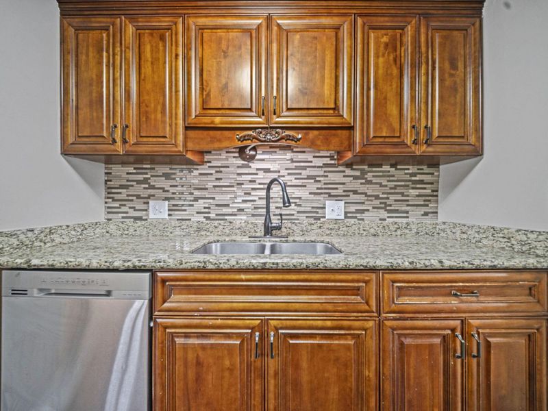 2349 Warfield Drive , Grove City, OH 43123 Photo 13