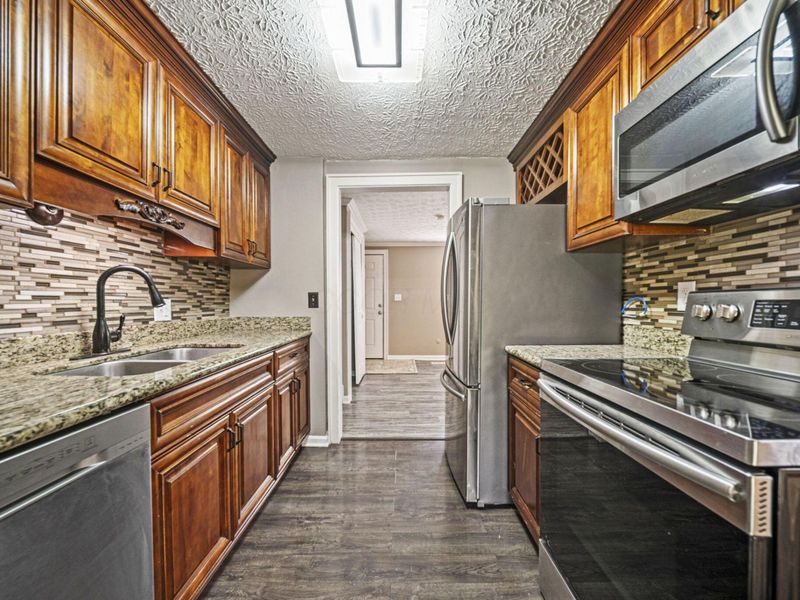2349 Warfield Drive , Grove City, OH 43123 Photo 14