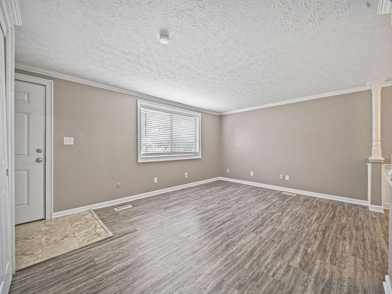 2349 Warfield Drive , Grove City, OH 43123 Photo 7
