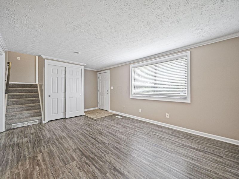 2349 Warfield Drive , Grove City, OH 43123 Photo 9