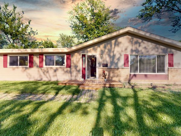 115 Princeton Street , Hoffman Estates, IL 60169