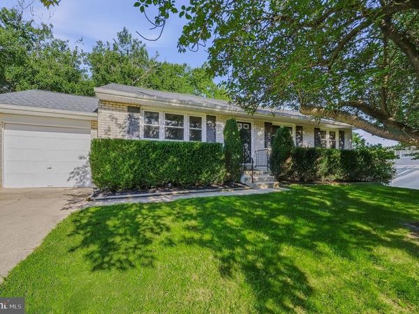 13 CORNWALL DRIVE, NEWARK, DE 19711