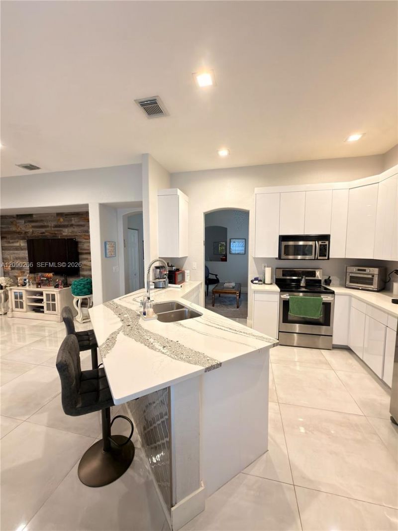 5051 SW 35th Way, Hollywood, FL 33312 Photo